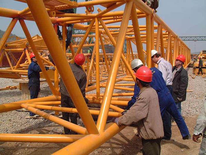 Трябва да се обърне внимание при ремонта на crane.jpg Attentions should be paid in the overhaul of crane.jpg